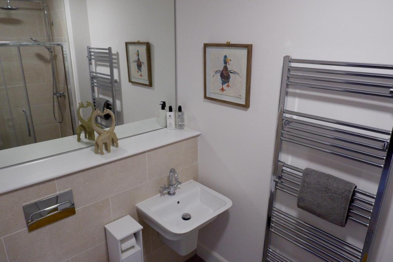 No 7 Quiet, Two Bedroom Ground Floor Flat In Tornagrain Great For Early Airport Departures Or Late Flights Dalcross Esterno foto